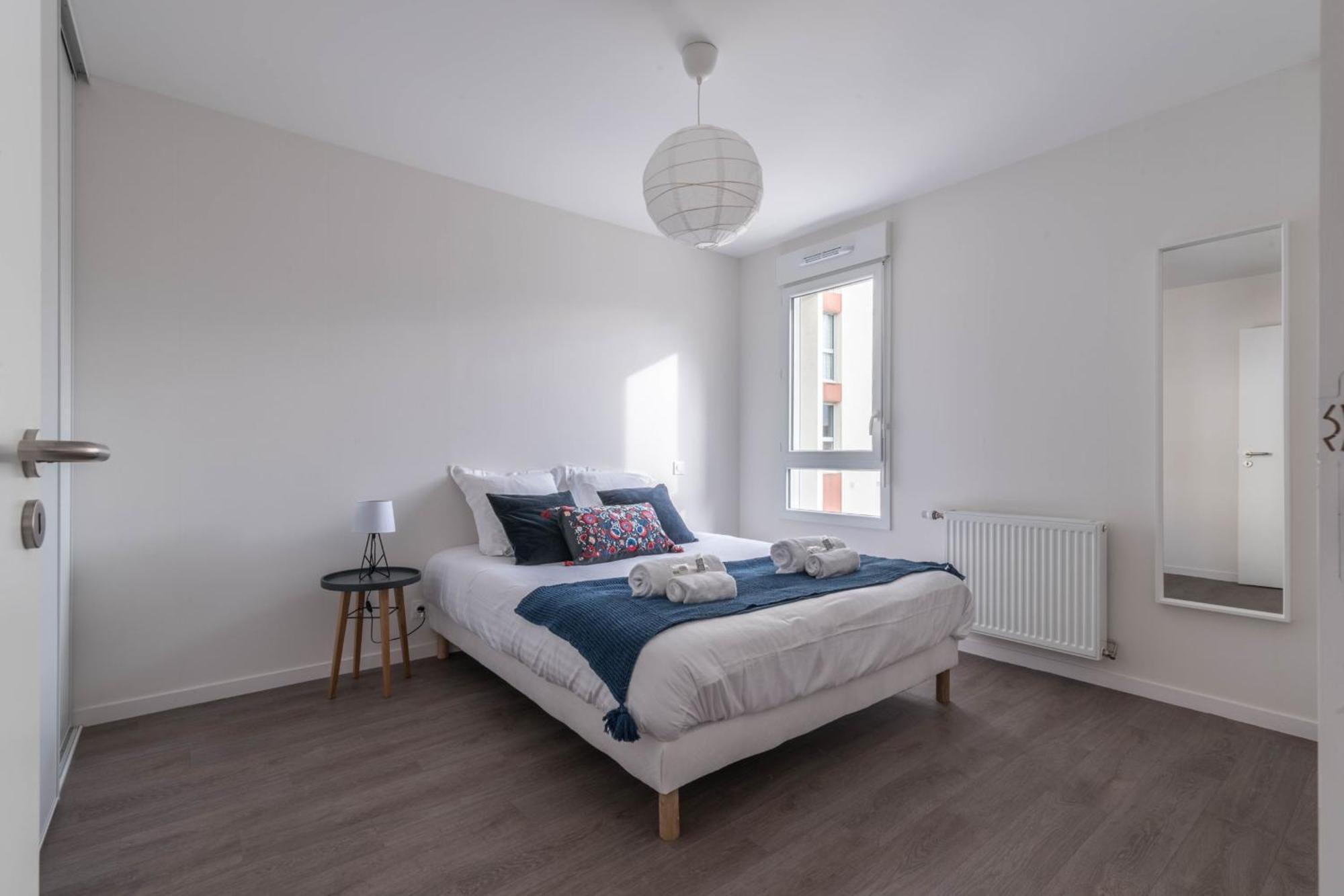 THEO - Appartement proche gare,WIFI,arrivée 24 24 Le Mans Extérieur photo
