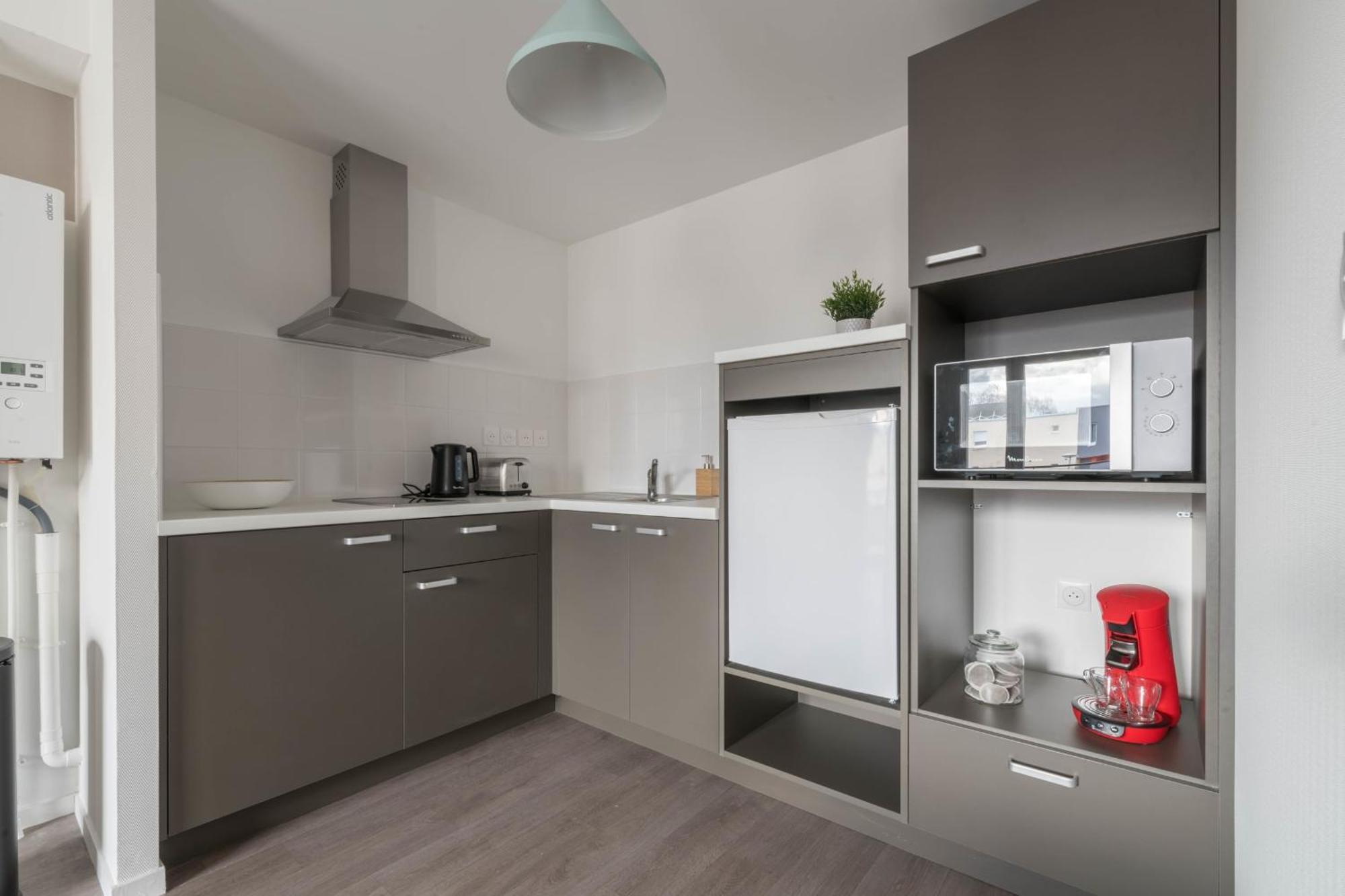 THEO - Appartement proche gare,WIFI,arrivée 24 24 Le Mans Extérieur photo