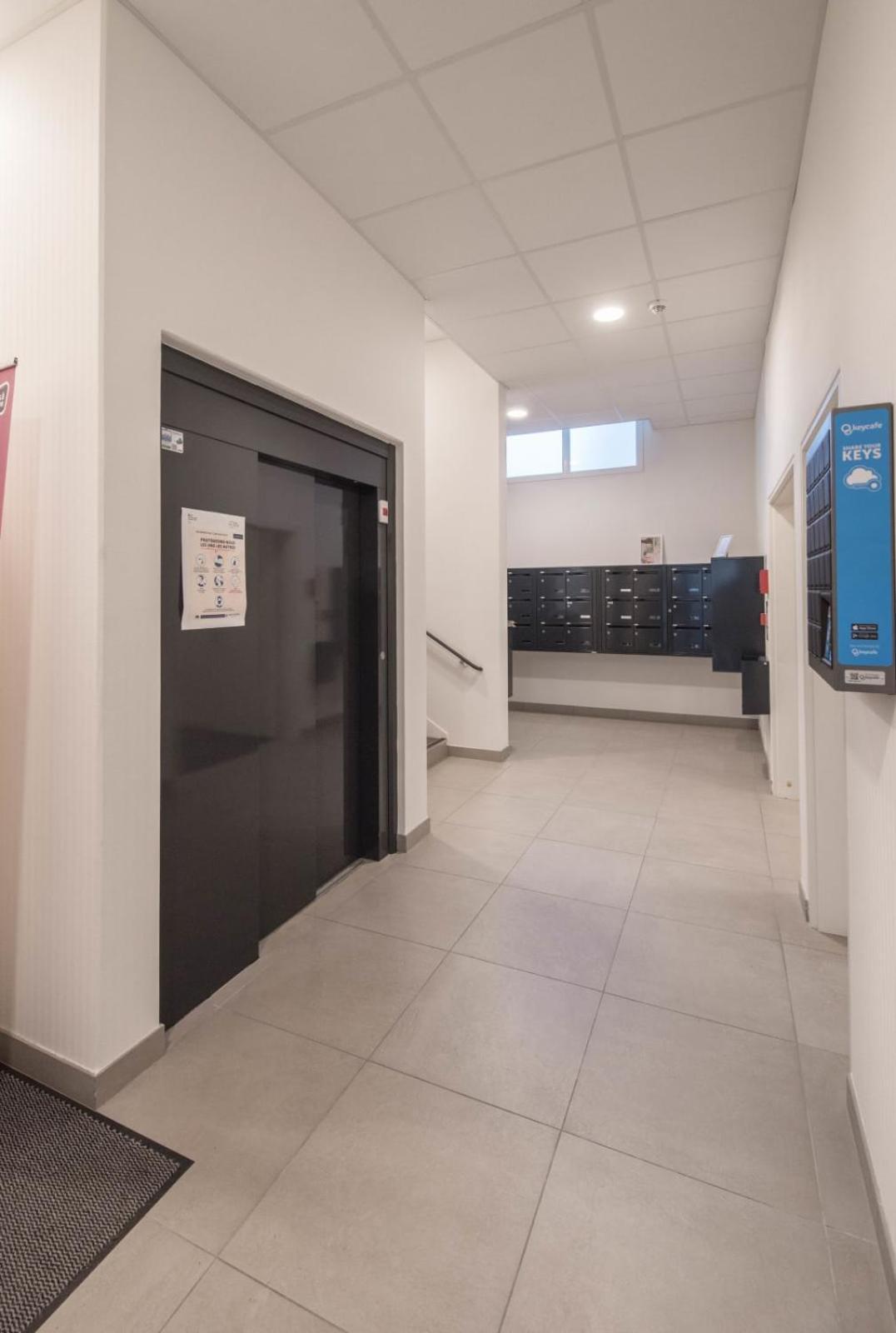 THEO - Appartement proche gare,WIFI,arrivée 24 24 Le Mans Extérieur photo
