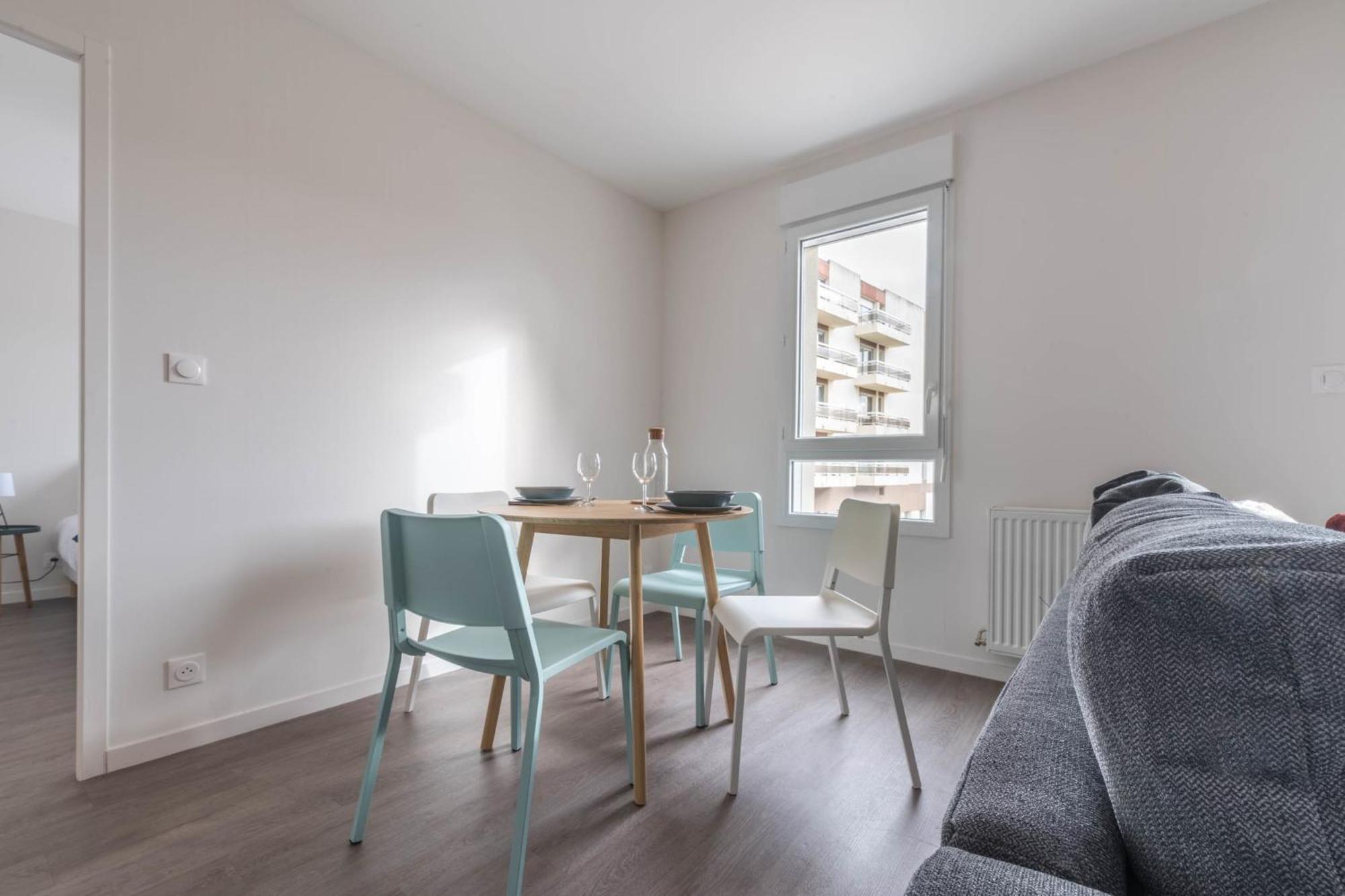 THEO - Appartement proche gare,WIFI,arrivée 24 24 Le Mans Extérieur photo